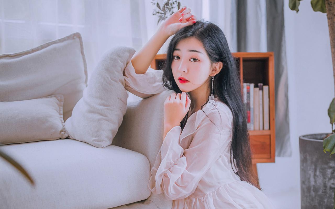 高温“烤”验下的工作者：打捞水草保灌解“渴”